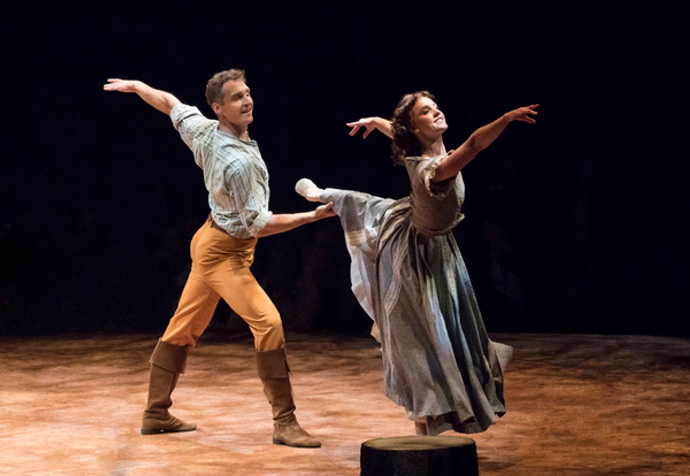 Photo Flash: First Look at  Broadway At Music Circus' SEVEN BRIDES FOR SEVEN BROTHERS  Image