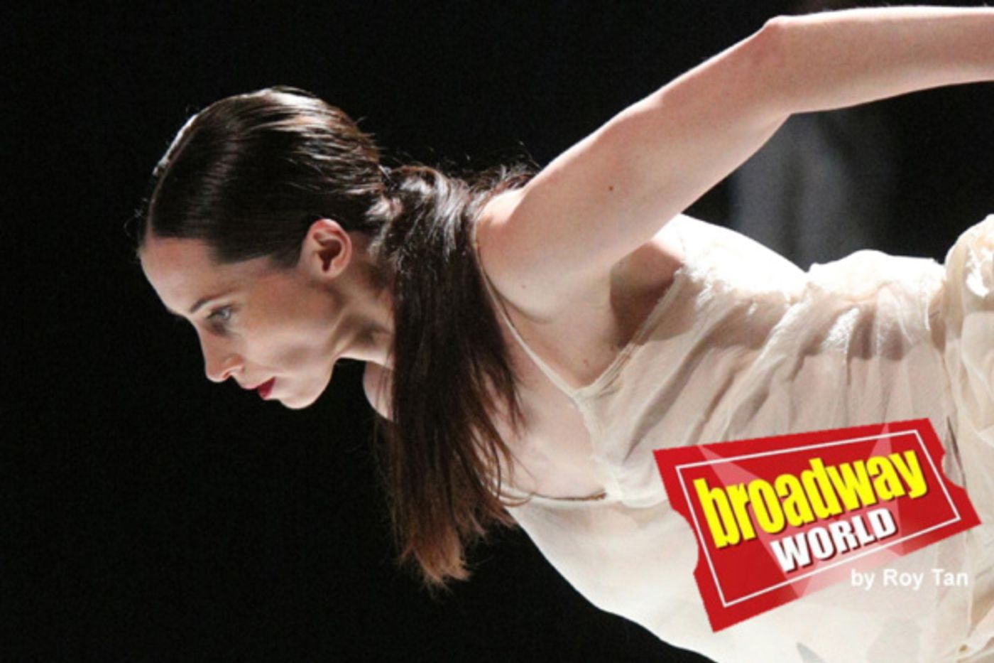 Photo Flash: Nederlands Dans Theater 1 Performs Leon & Lightfoot / Pite / Goecke Photo Flash: Nederlands Dans Theater 1 Performs Leon & Lightfoot / Pite / Goecke Image