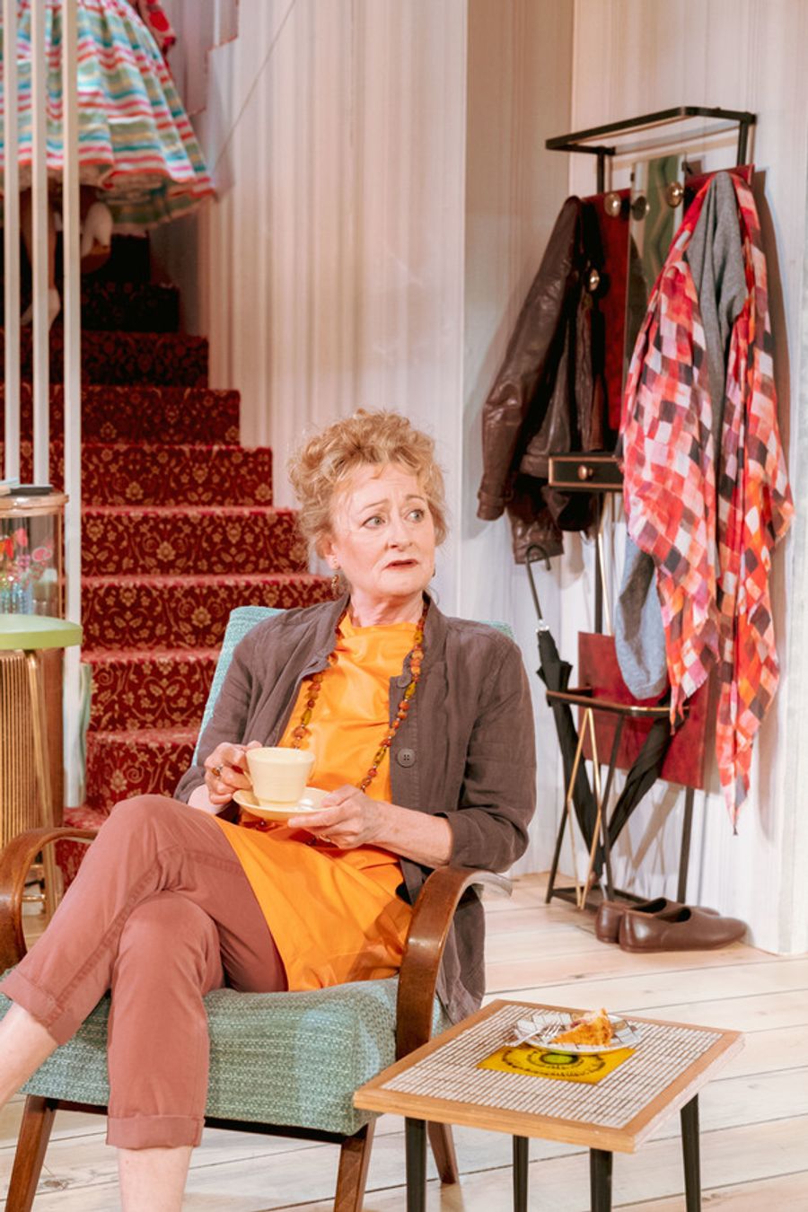 Photo Flash: First Look at Katherine Parkinson and the Cast of HOME, I'M DARLING Image