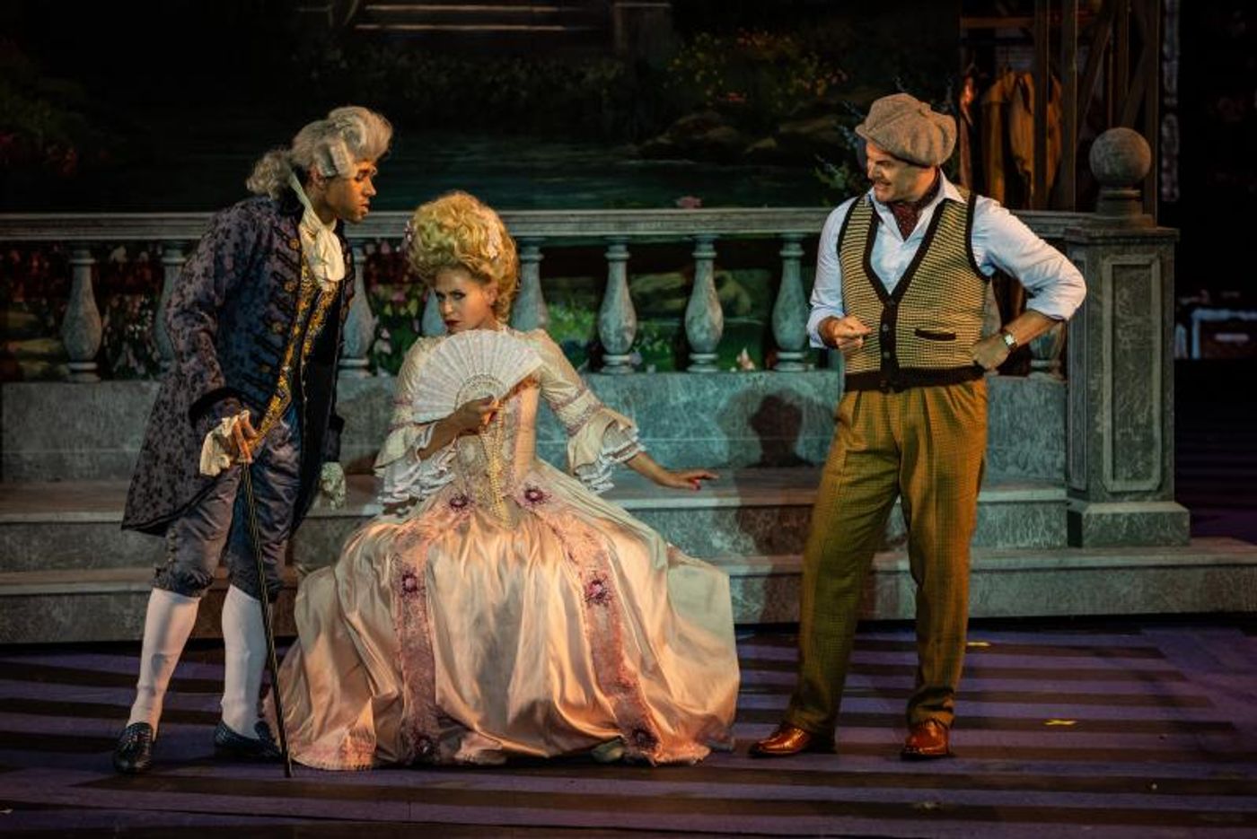 Review: SINGIN' IN THE RAIN is a Splashy Summer Hit  Image