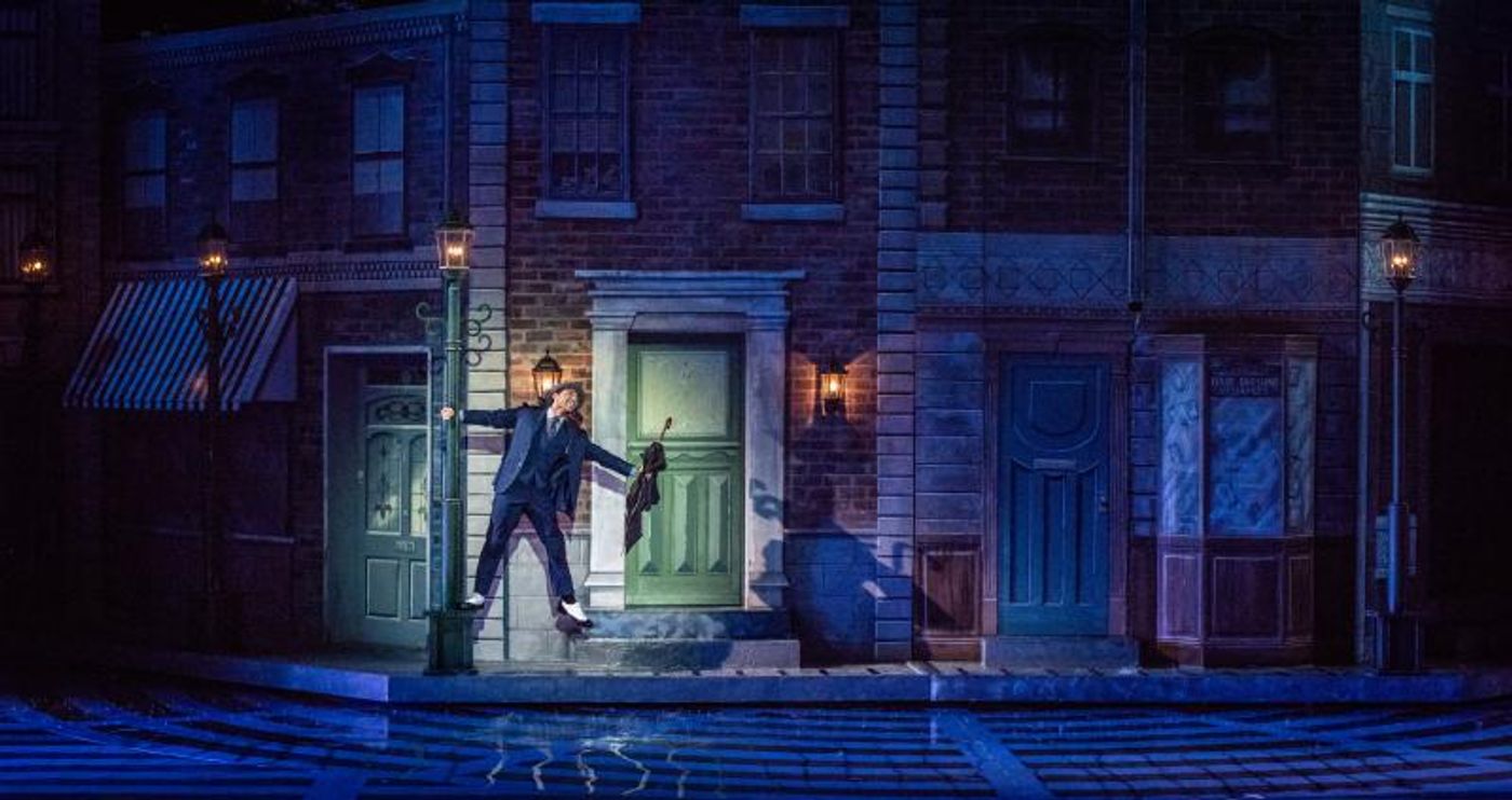 Review: SINGIN' IN THE RAIN is a Splashy Summer Hit  Image