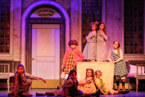 Photos: ANNIE Shines At Broadway Palm — photo 3 of 4