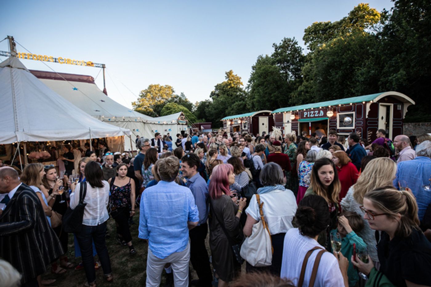 Photo Flash: Jennifer Saunders, Anna Friel and More Visit MY BEAUTIFUL CIRCUS  Image