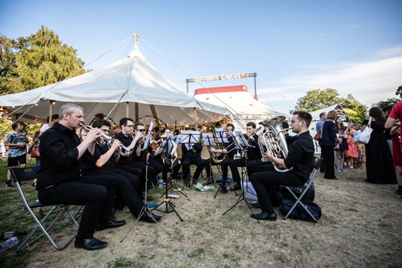 Photo Flash: Jennifer Saunders, Anna Friel and More Visit MY BEAUTIFUL CIRCUS  Image