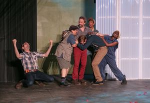 William Elsman (Peter Quince), Richard Azurdia (Snug), David Melville (Nick Bottom),  Photo