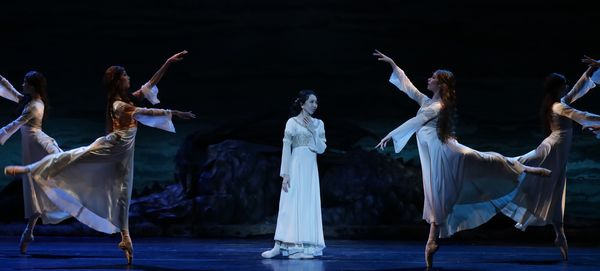 Houston Ballet Principals Yuriko Kajiya as Odette with Artists of Houston Ballet in S Photo