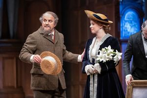Golaud (Christopher Purves) and Mélisande (Christina Gansch) @ BroadwayWorld Golaud (Christopher Purves) and Mélisande (Christina Gansch) Photo