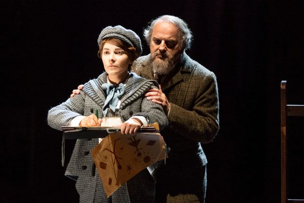 YnioldÂ (ChloÃ© Briot) and GolaudÂ (Christopher Purves) Photo