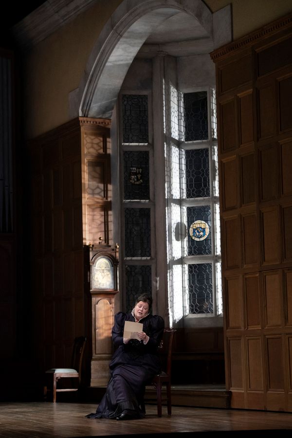 GeneviÃ¨veÂ (Karen Cargill) Photo