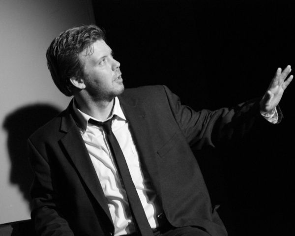 Nicholas Thomas Photo