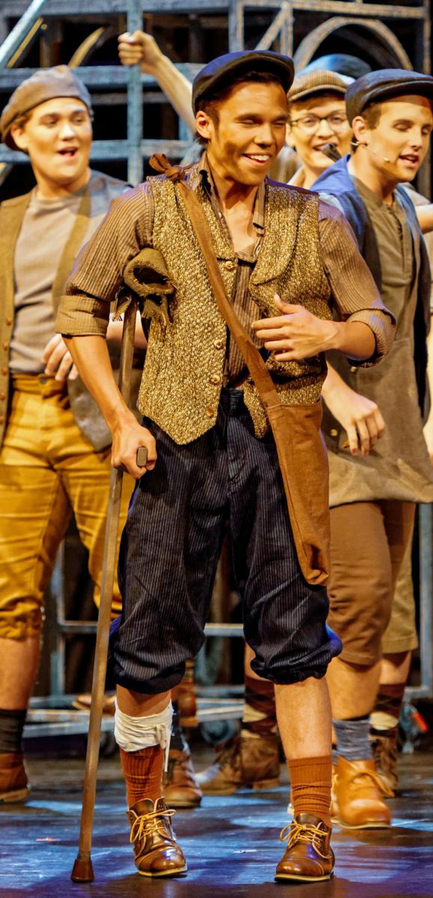 Review: NEWSIES at White Theatre  Image