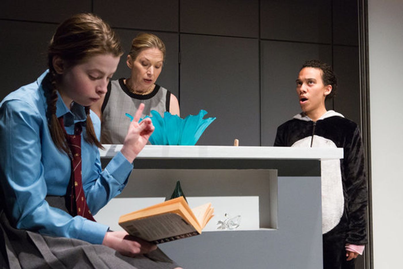 Photo Flash: Steep Theatre Presents LINDA By Penelope Skinner  Image