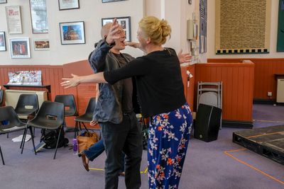 Leigh Symonds, Frances Marshall
 Photo