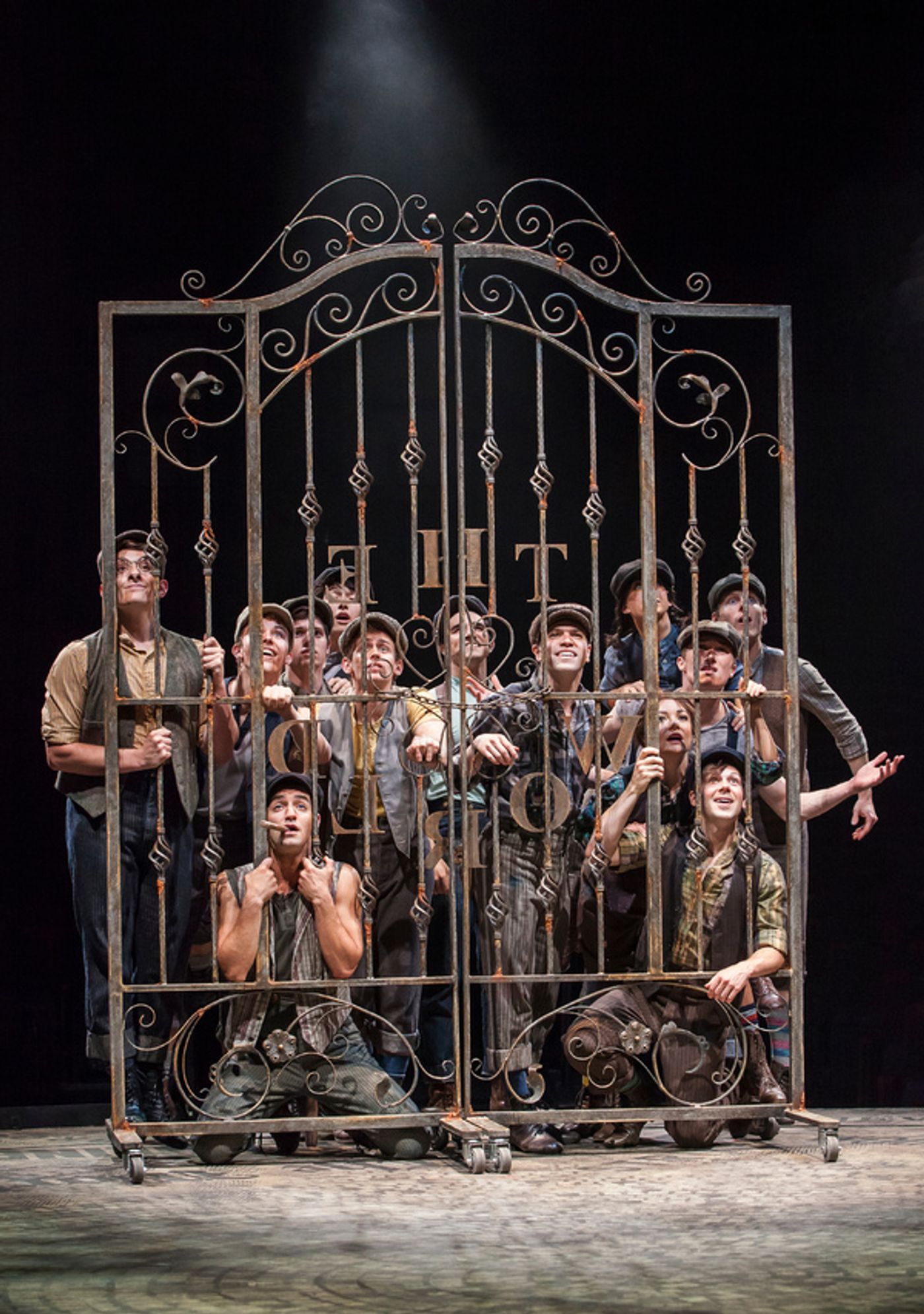 Photo Flash: First Look at NEWSIES at Broadway At Music Circus  Image