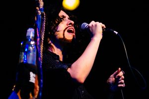 Amy Gray @ BroadwayWorld Amy Gray Photo