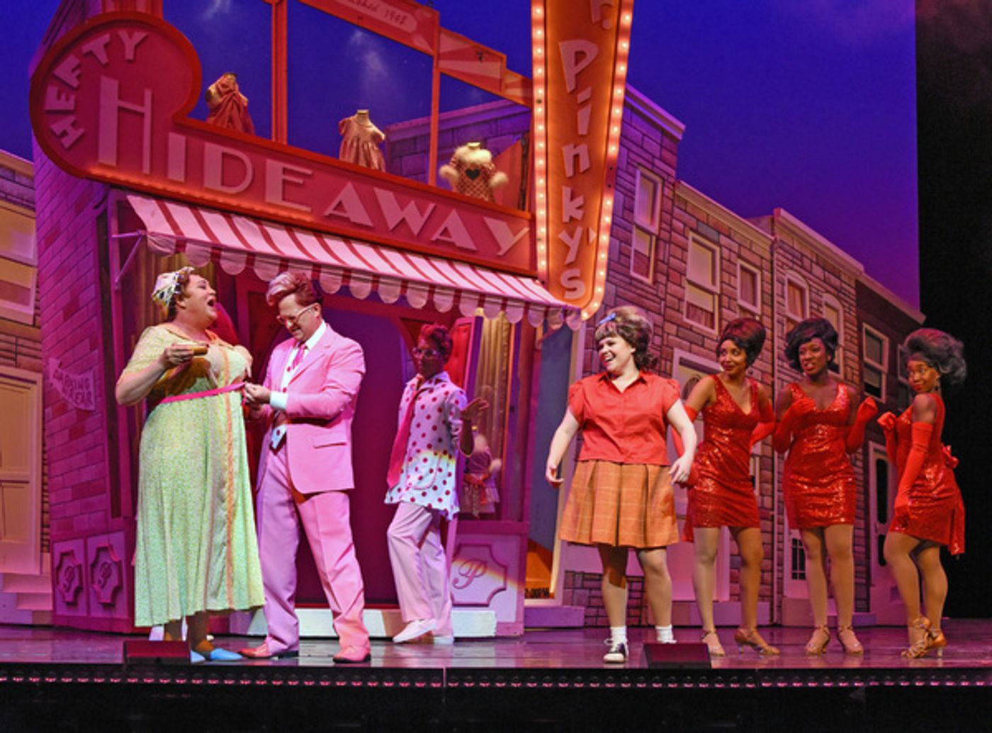 Photo Flash: HAIRSPRAY Dances Into Dallas Theatre Center  Image