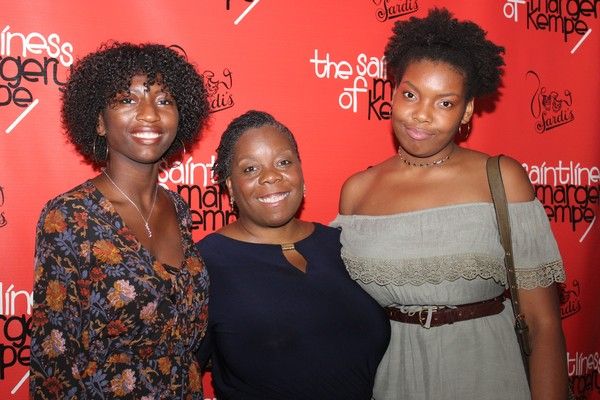 Tarya Sharif, Latonya Borsay and Yaamia Borsay Photo