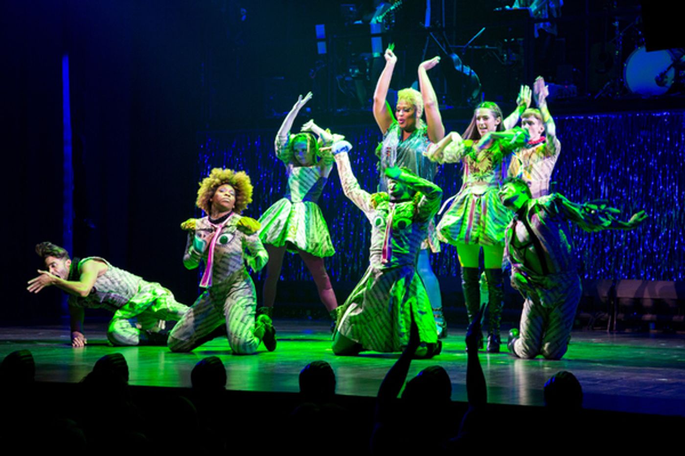 Photo Coverage: Broadway's Got the Beat! The Go-Go's Perform at HEAD OVER HEELS  Image