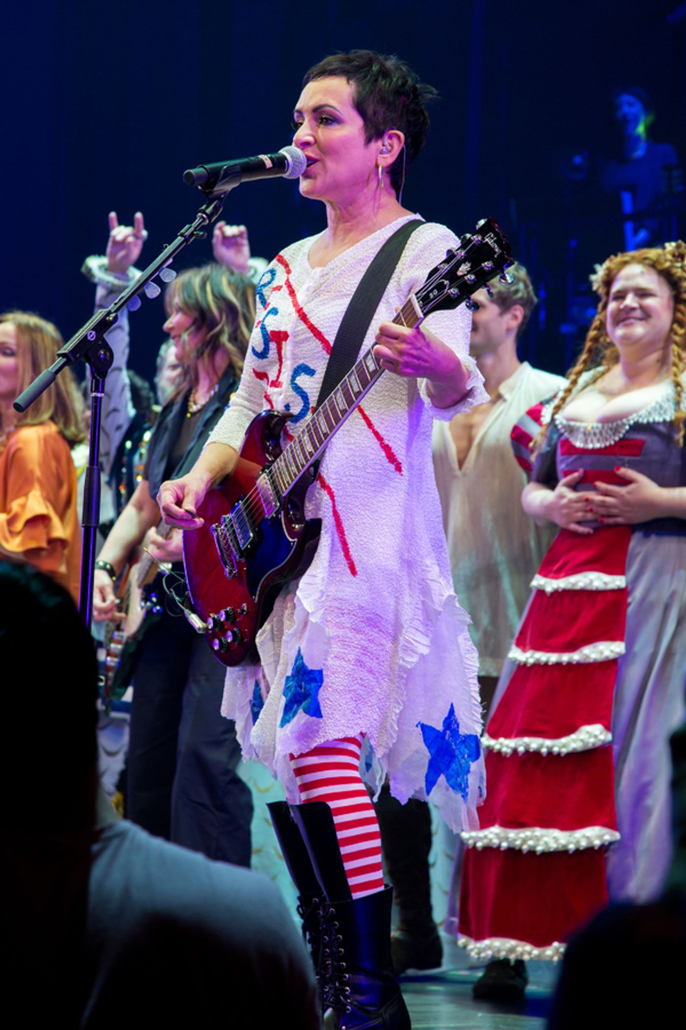 Photo Coverage: Broadway's Got the Beat! The Go-Go's Perform at HEAD OVER HEELS  Image