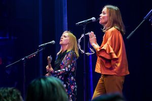 Charlotte Caffey, Belinda Carlisle @ BroadwayWorld Charlotte Caffey, Belinda Carlisle Photo
