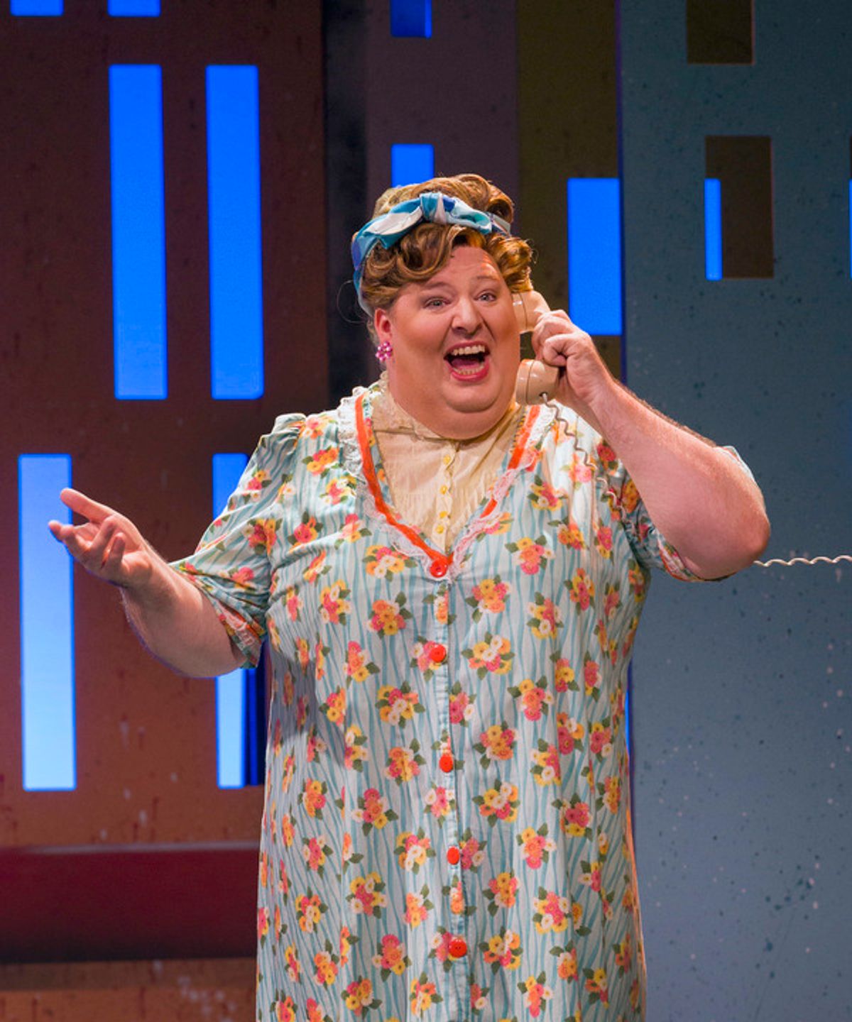 Jason Simon as Edna Turnblad at 