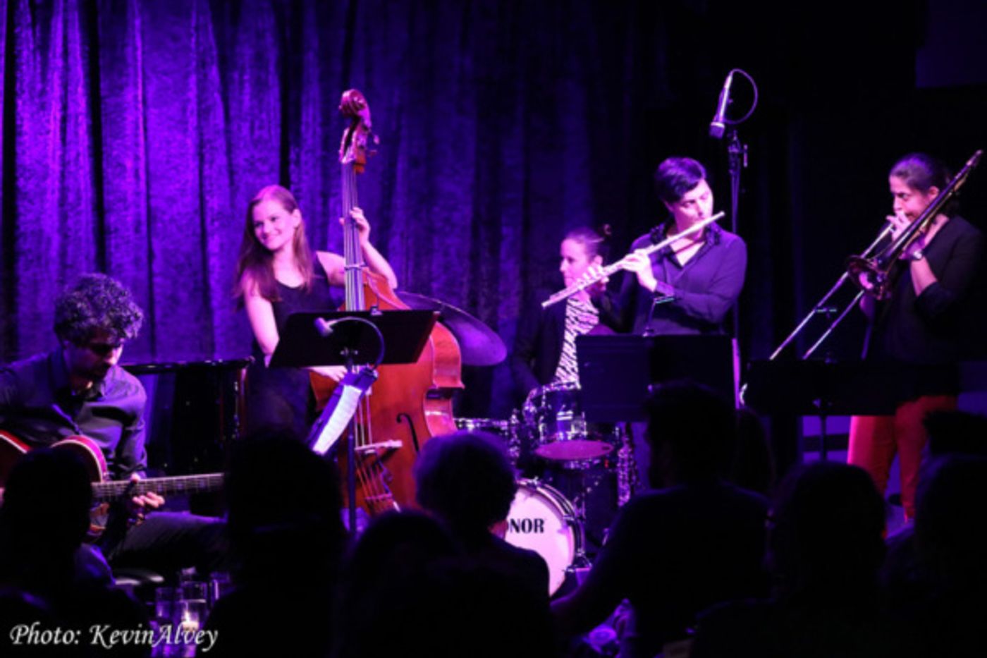 Photo Flash: Nicole Zuraitis Comes to the Birdland Theater  Image