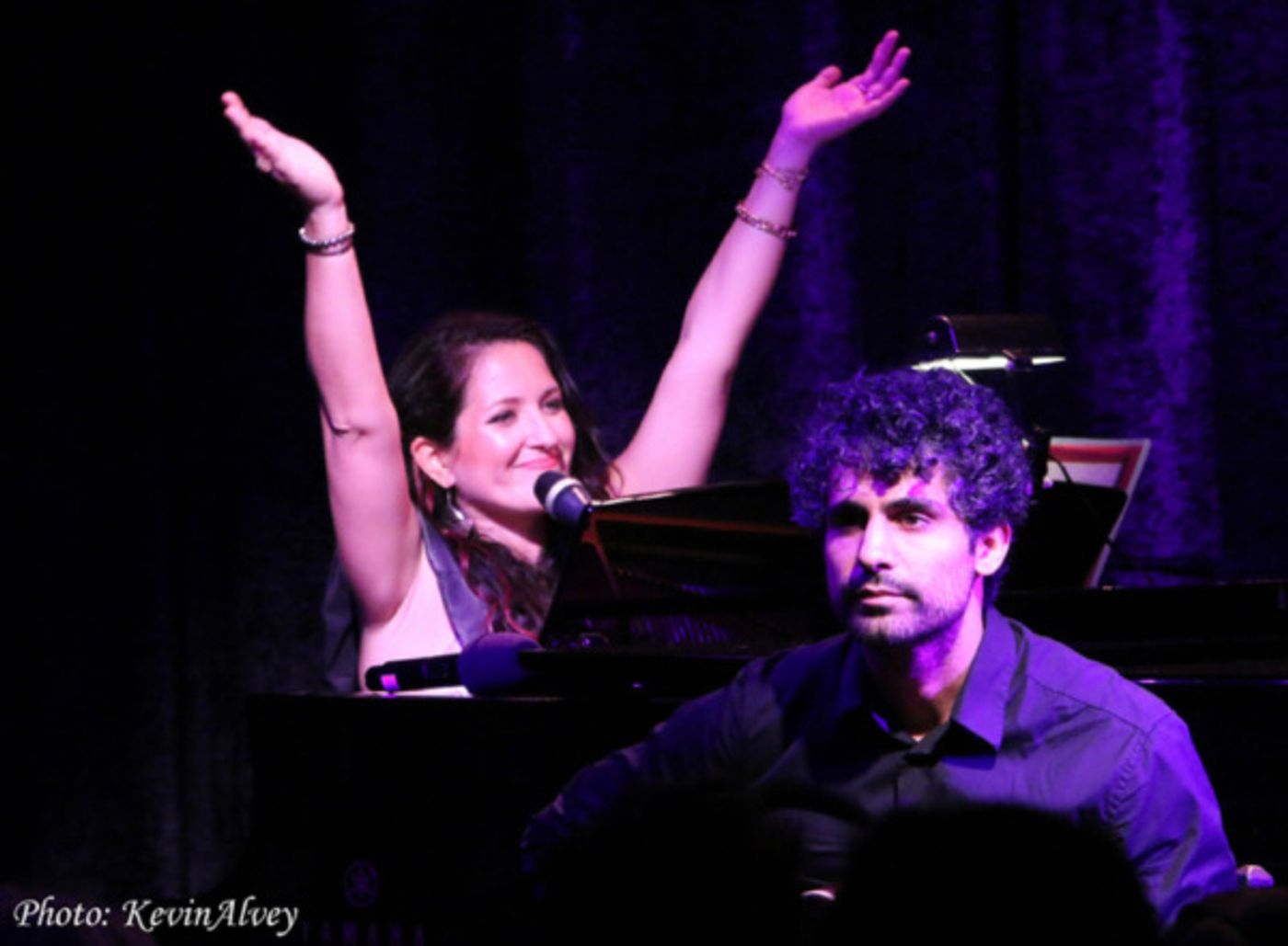 Photo Flash: Nicole Zuraitis Comes to the Birdland Theater  Image