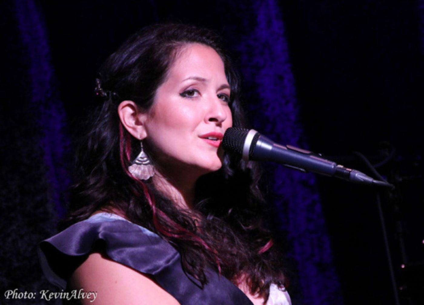 Photo Flash: Nicole Zuraitis Comes to the Birdland Theater  Image