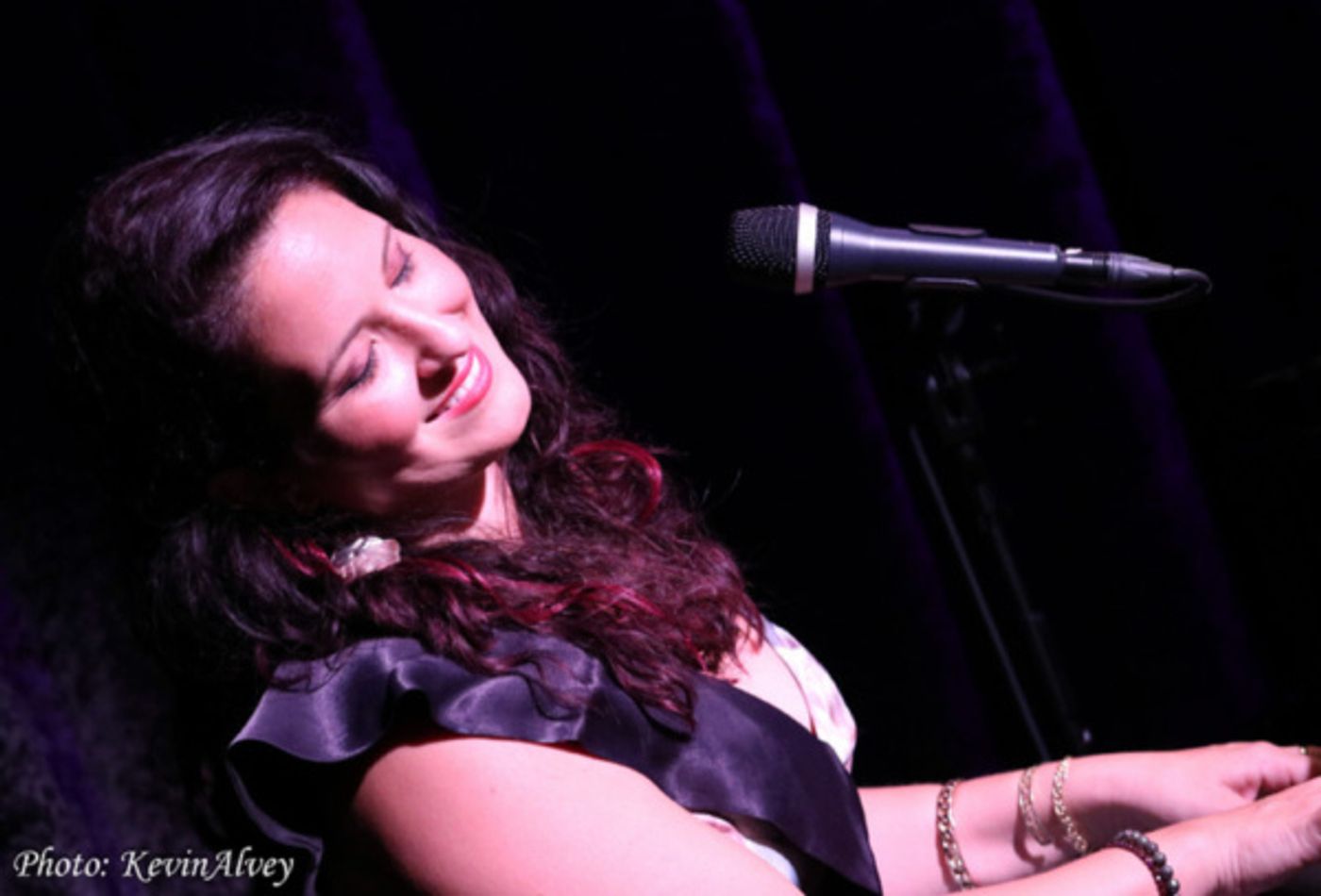 Photo Flash: Nicole Zuraitis Comes to the Birdland Theater  Image