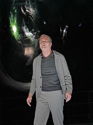 RYAN MCKINNY (ROBERT OPPENHEIMER)
 Photo