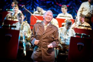 Tommy Steele (Glenn Miller) Photo