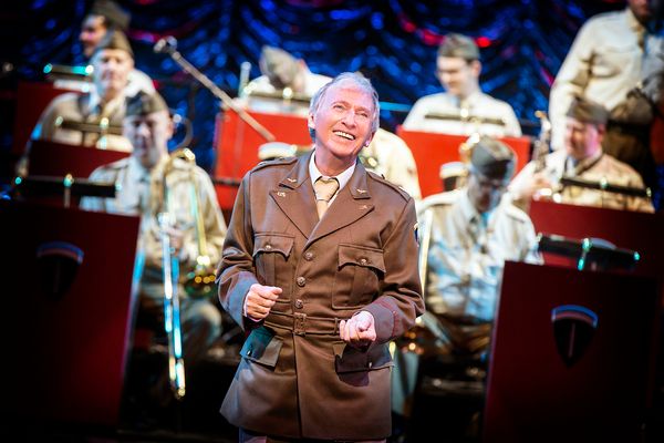 Tommy Steele (Glenn Miller) Photo