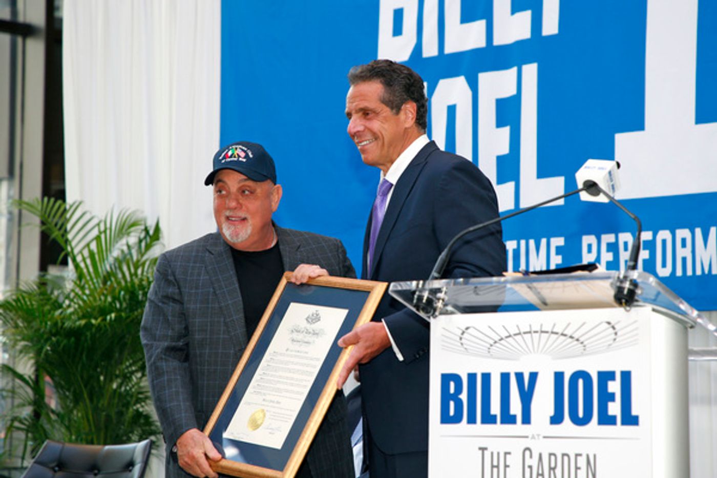 Photo Flash: Billy Joel Celebrates 100 Consecutive Monthly Shows at Madison Square Garden  Image