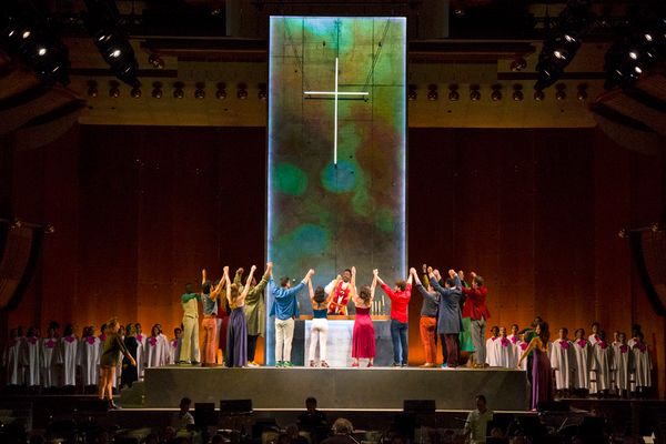 Nmon Ford, the Celebrant, and the cast and orchestra of Lincoln Centerâ€™s produ Photo