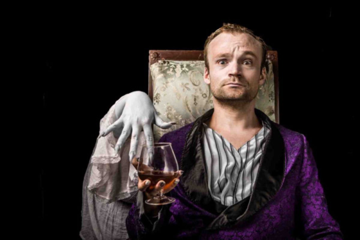 Maiko Terazawa (behind) and Kevin Webb at 