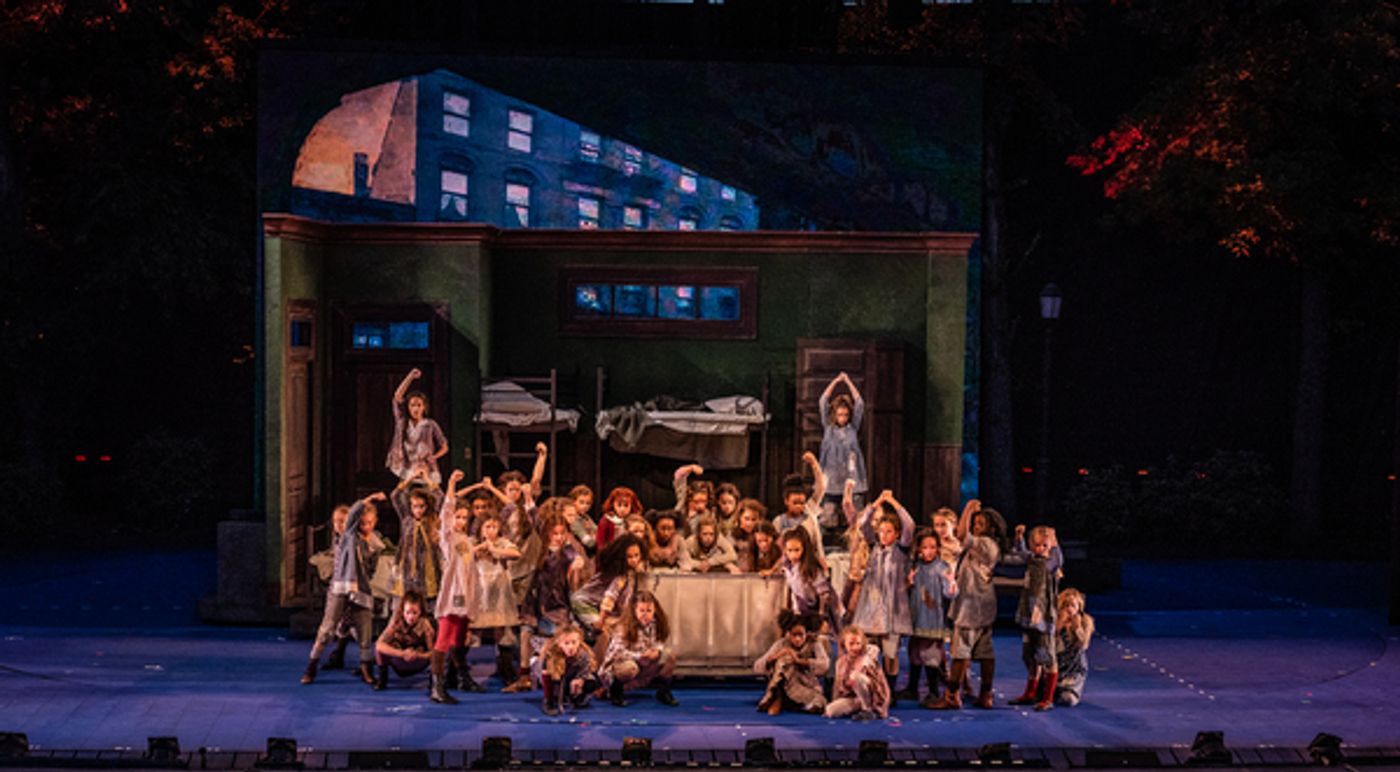 Photo Flash: Christopher Sieber, Jennifer Simard, and More Star in ANNIE at The Muny  Image