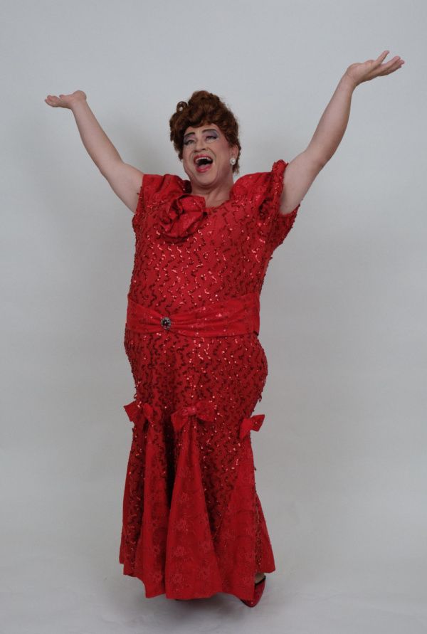 John Massey as Edna Turnblad. Photo