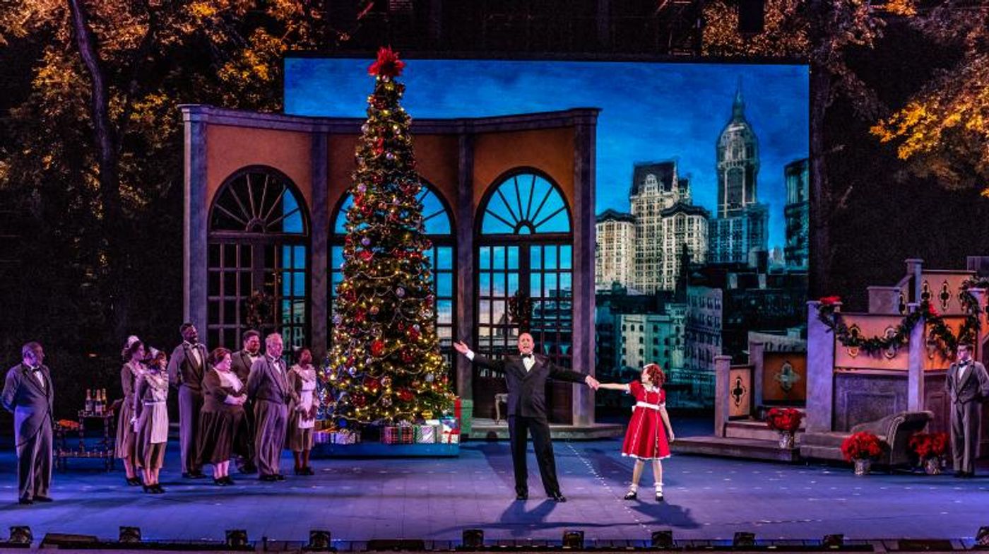 Review: Darn Tootin'! ANNIE Enchants and Delights at The Muny  Image