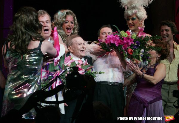 Kelsey Grammer, Jerry Herman, Douglas Hodges, Christine Andreas with ensemble cast
du Photo