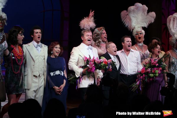 Kelsey Grammer, Jerry Herman, Douglas Hodges, Christine Andreas with ensemble cast
du Photo