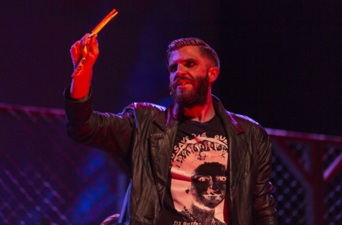 Jesse Malgieri (Sweeney Todd)
Photo: Big Island Magazine at 