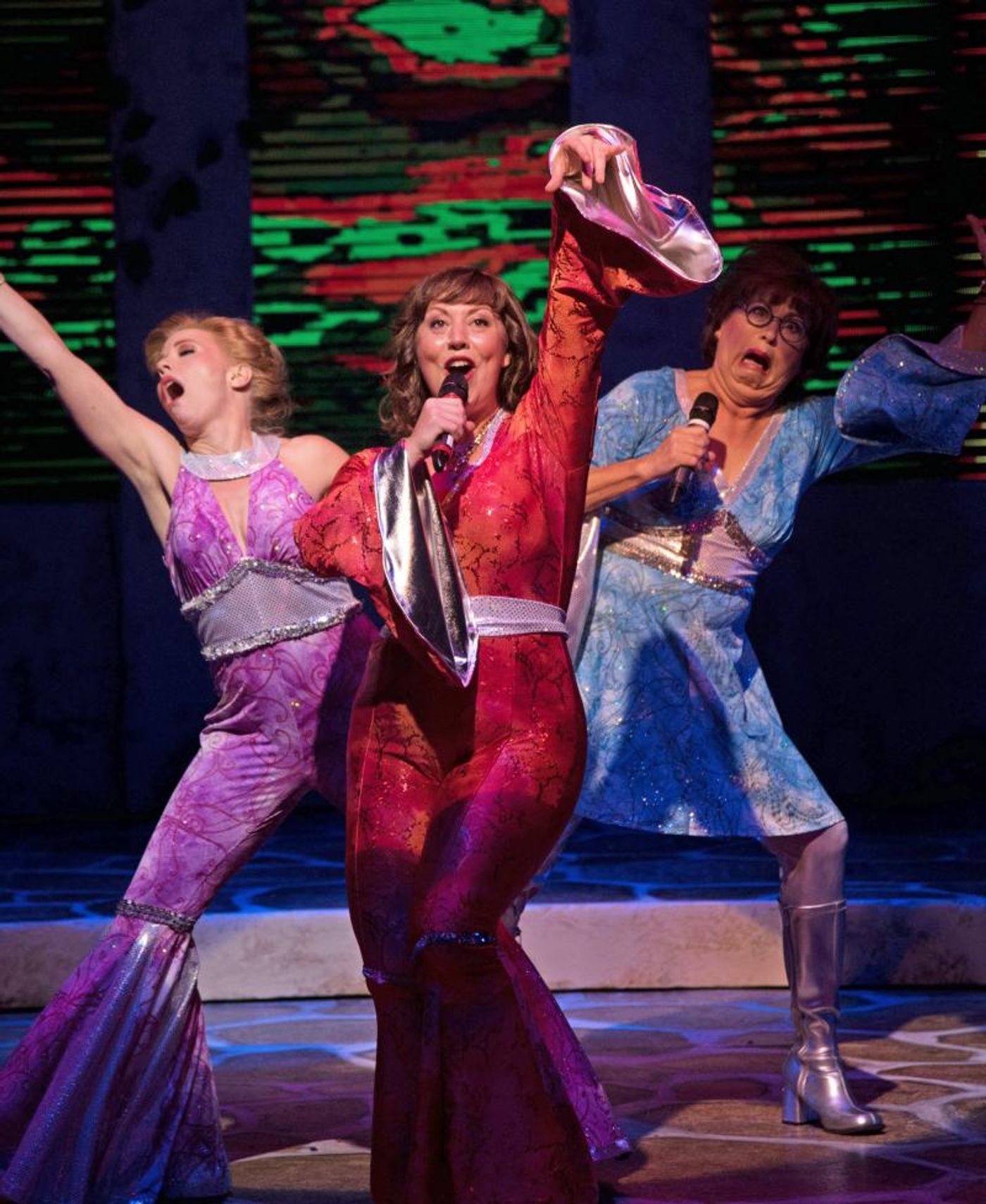 Review: MAMMA MIA at New Theatre Restaurant  Image
