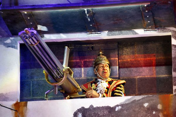 Derek Griffiths as the Guard Photo