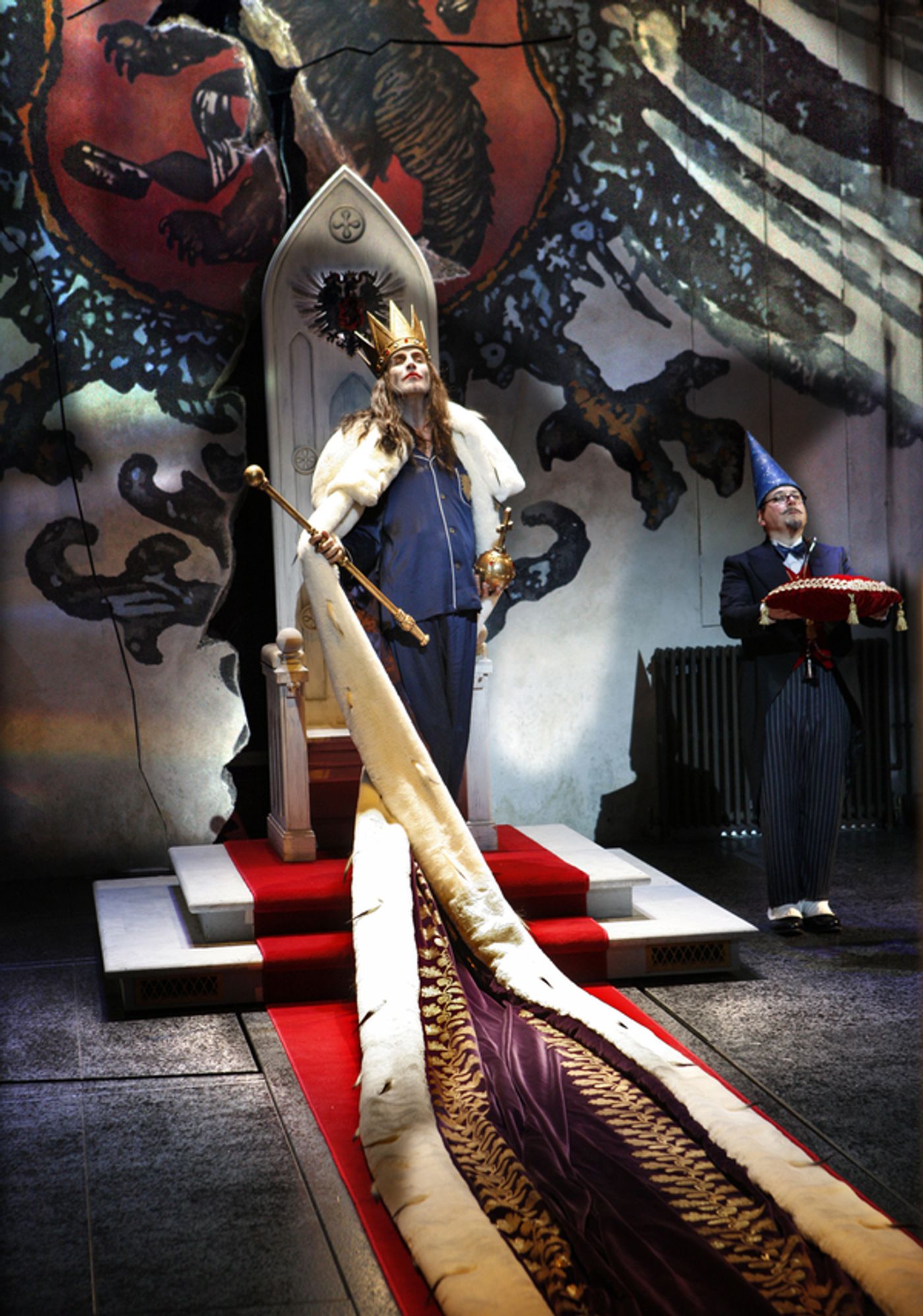 Photo Flash: Rhys Ifans, Indira Varma, and More Star in the National's EXIT THE KING  Image