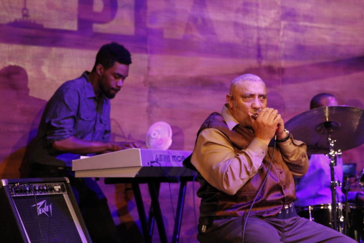 Adam  Sherrod  and  Lamont  ÍšHarmonica  ManÍ›  Harris  at 