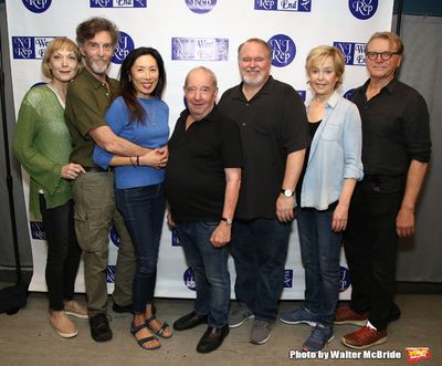 Dee Hoty, John Glover, Jodi Long, Michael Tucker, Tom McGowan, Jill Eikenberry and Da Photo