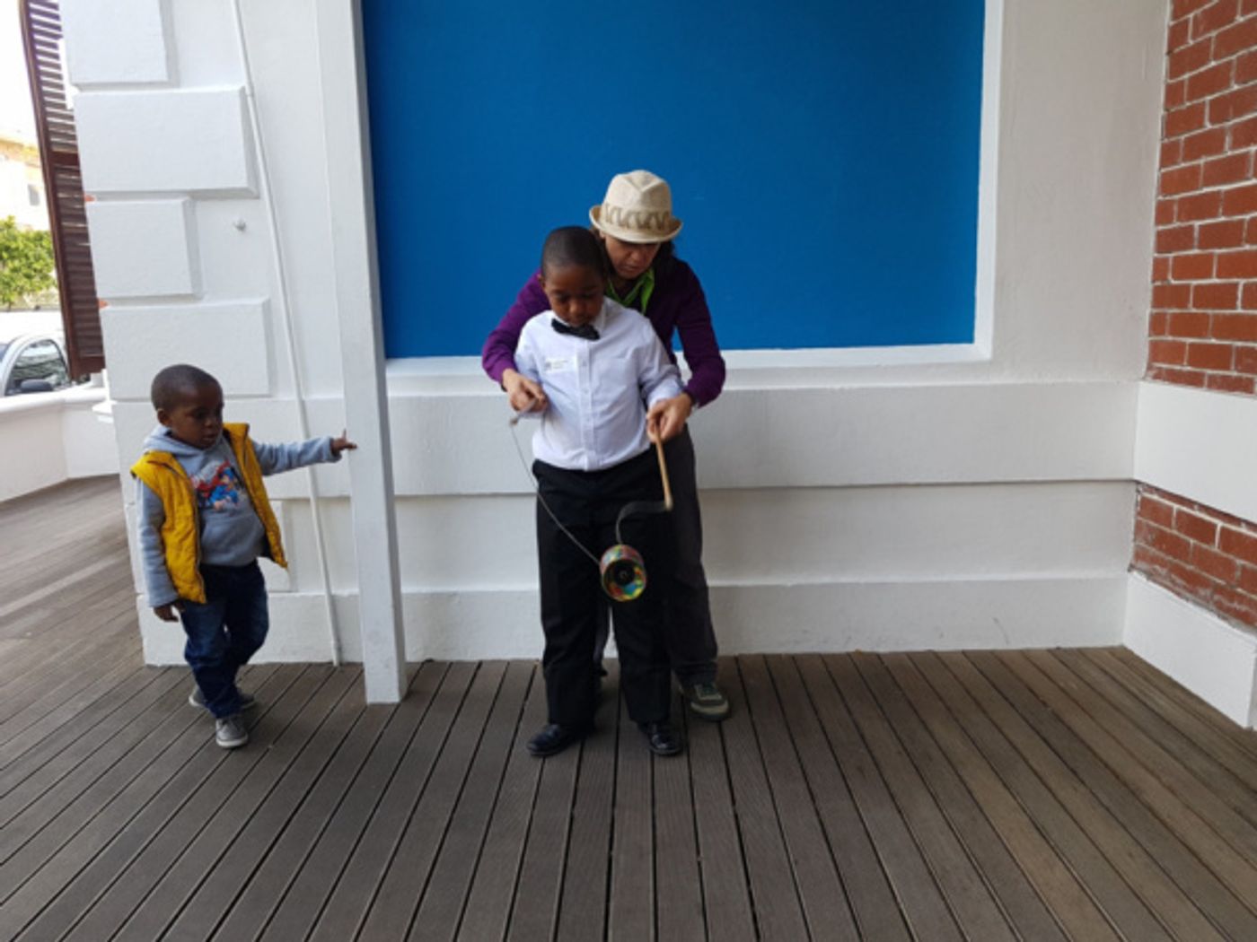 Photo Flash: Jive Cape Town Funny Festival International Performers Educate And Entertain College Of Magic's Young Magicians Photo Flash: Jive Cape Town Funny Festival International Performers Educate And Entertain College Of Magic's Young Magicians Image