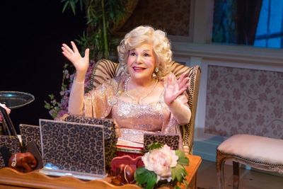 Renee Taylor Photo