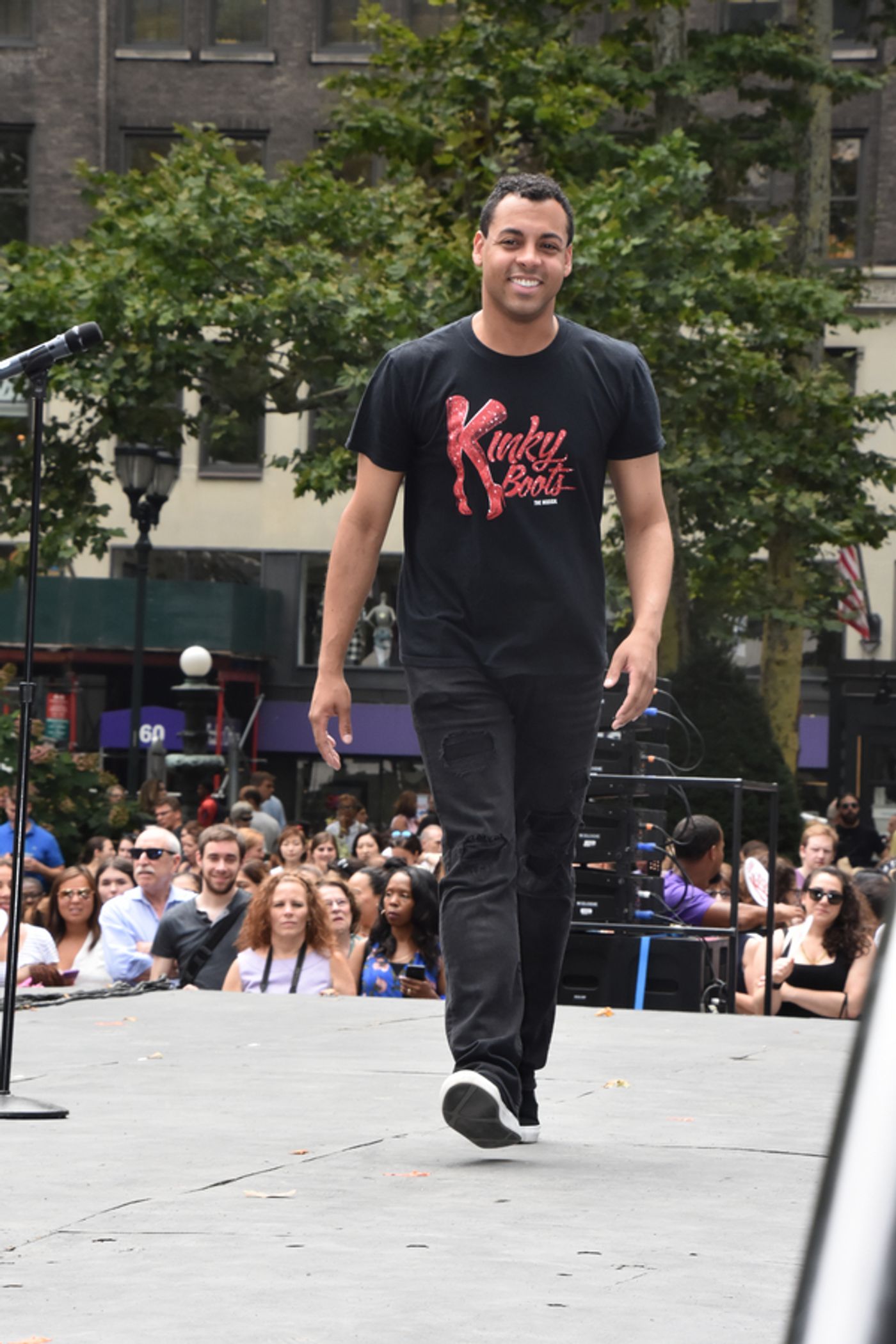 Photo Coverage: THE BAND'S VISIT, COME FROM AWAY, KINKY BOOTS and More Take the Stage at Broadway in Bryant Park  Image