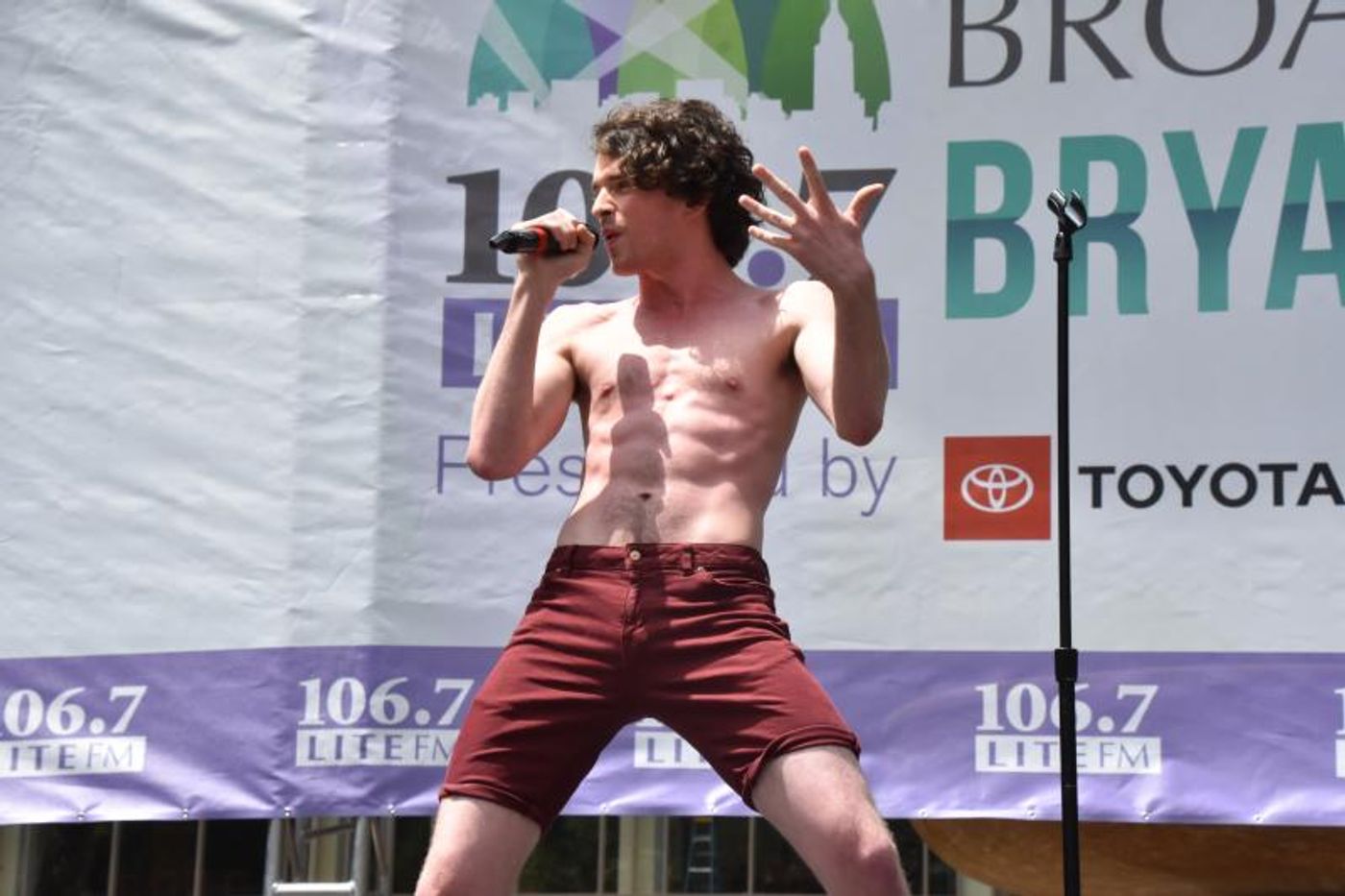 Photo Coverage: THE BAND'S VISIT, COME FROM AWAY, KINKY BOOTS and More Take the Stage at Broadway in Bryant Park Photo Coverage: THE BAND'S VISIT, COME FROM AWAY, KINKY BOOTS and More Take the Stage at Broadway in Bryant Park Image